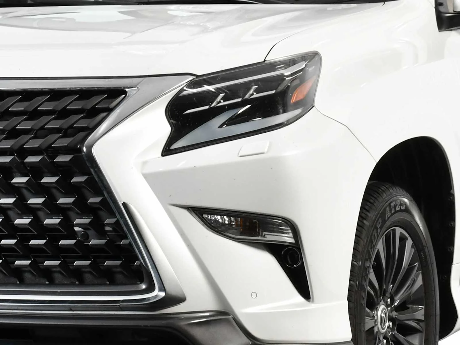 Used 2022 Starfire Pearl Lexus Luxury image 11