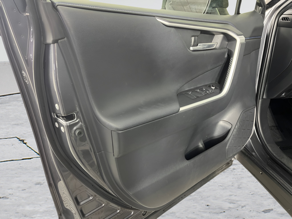 2019 Toyota RAV4 XSE - Photo 9