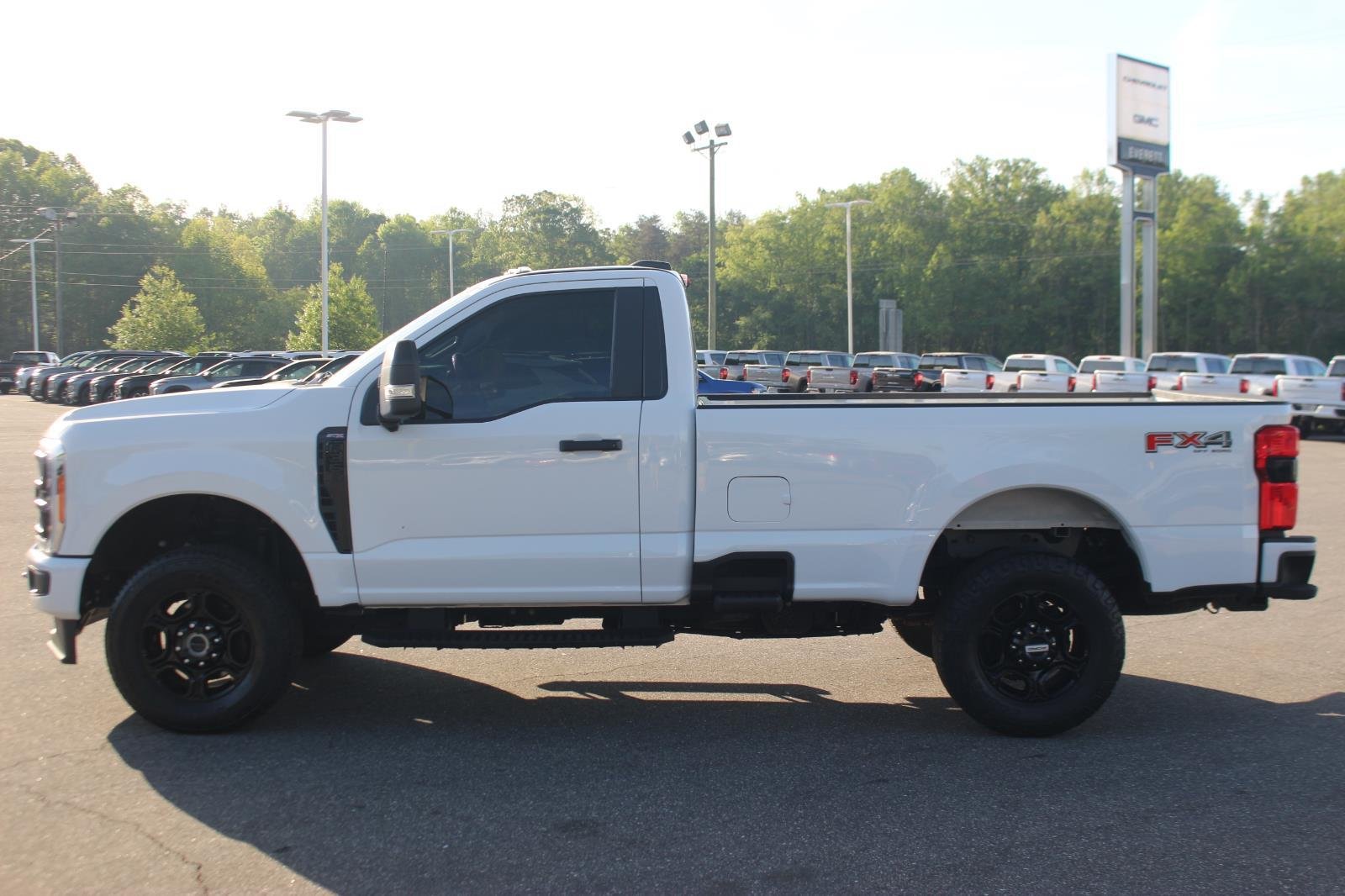 Used 2023 Oxford White Ford XL image 4