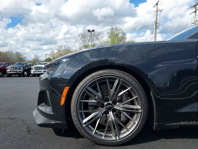 Used 2022 Black Chevrolet ZL1 image 16
