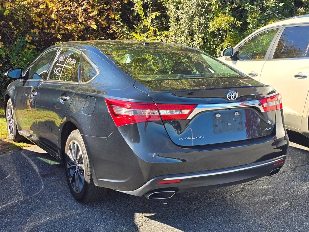 Used 2018 Gray Toyota XLE image 11