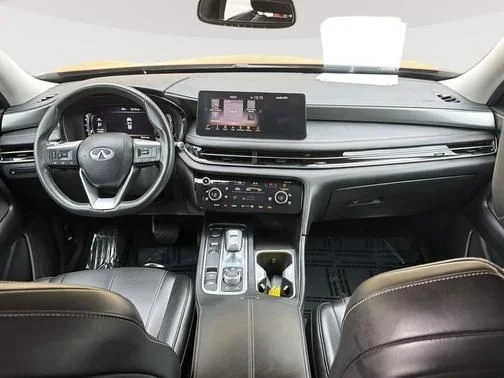 Used 2022 Red INFINITI LUXE image 10