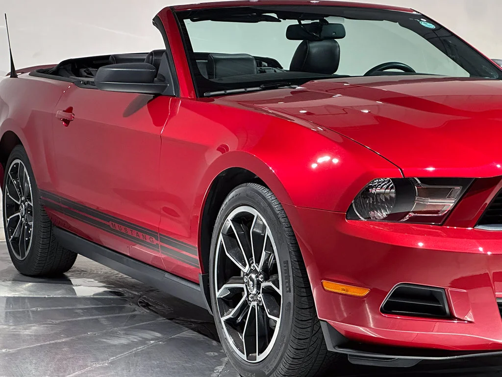 Used 2010 Red Ford V6 image 19