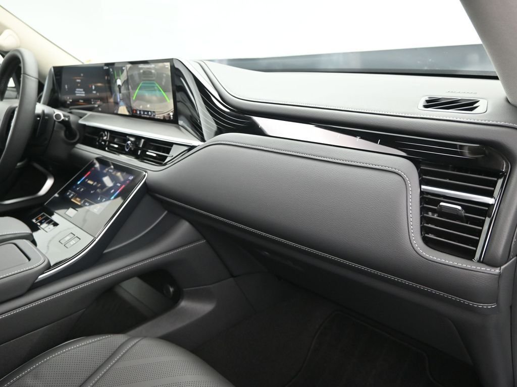 New 2026 RADIANT WHITE INFINITI Luxe 2WD image 25