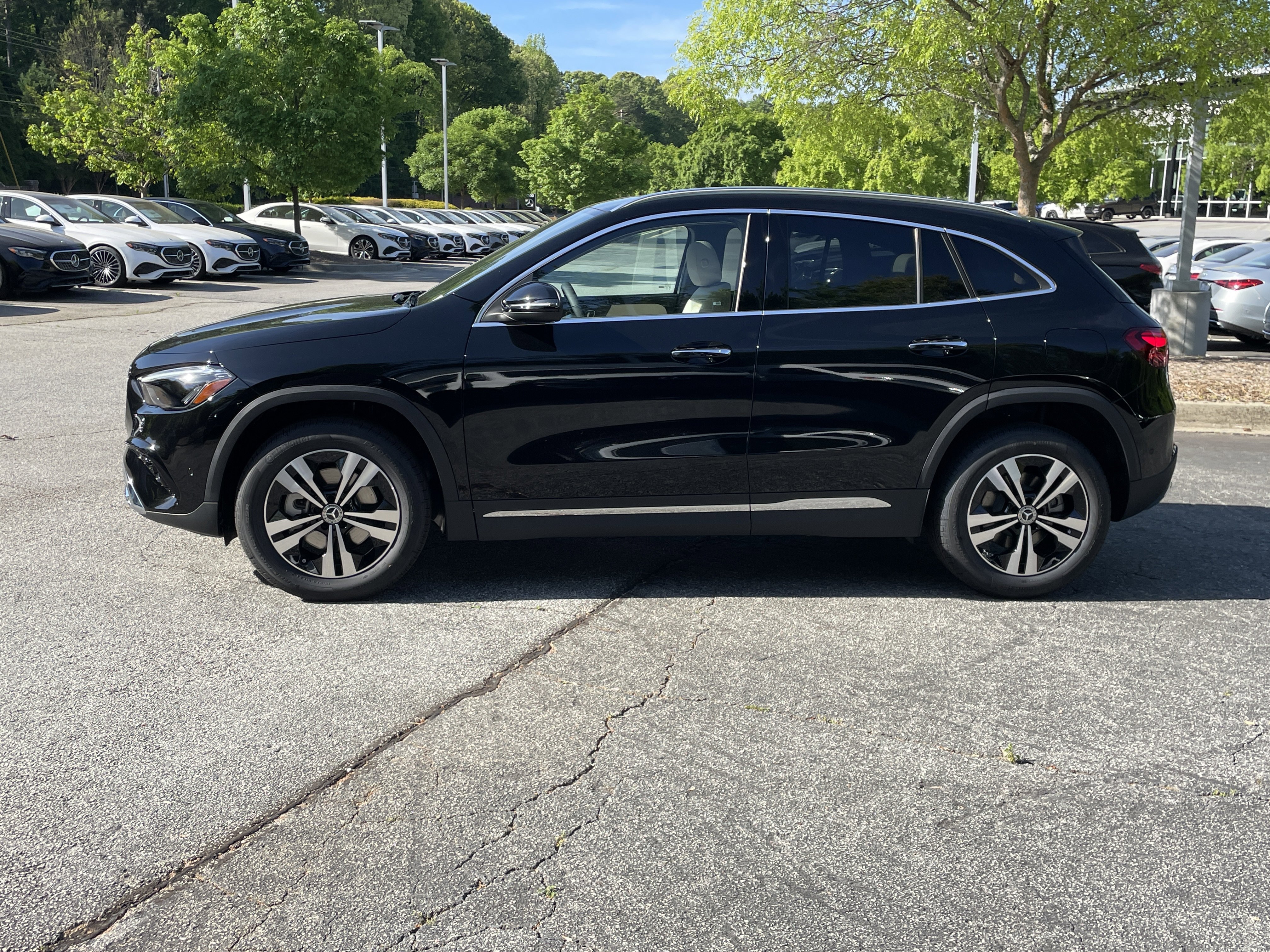 New 2026 Cosmos Black Metallic Mercedes-Benz GLA 250 SUV image 12
