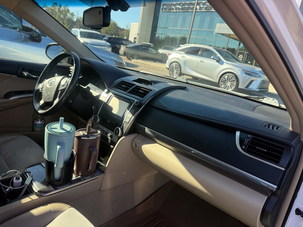 Used 2013 Super White Toyota XLE image 12