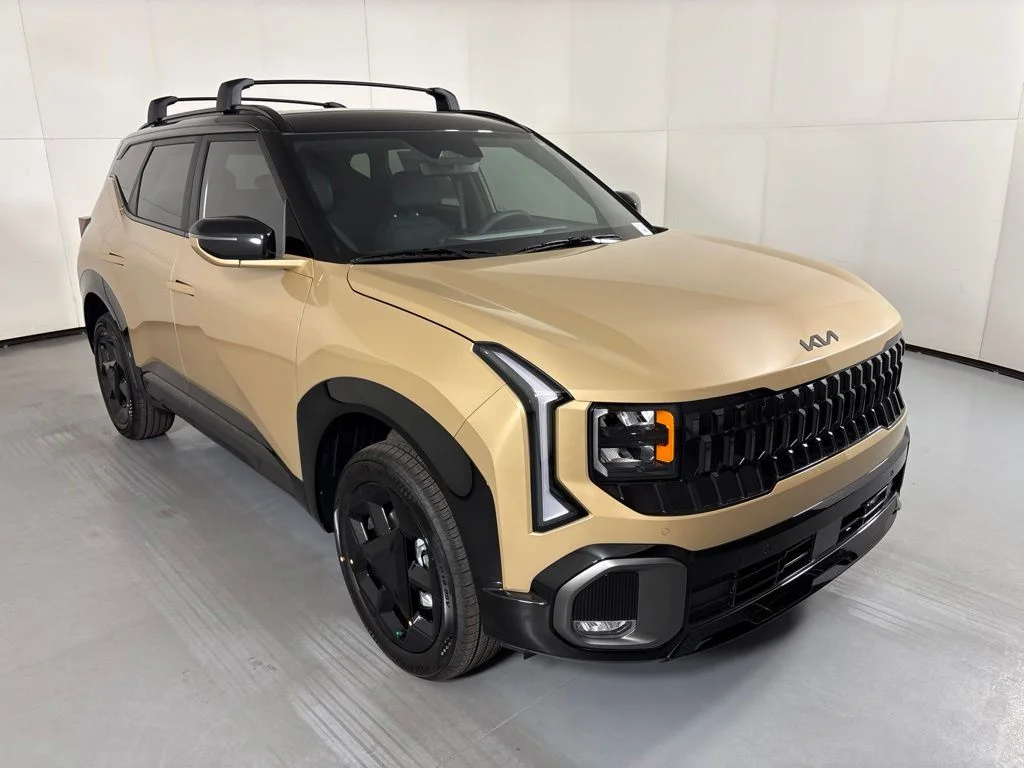 New 2027 Terrain Brown / Black Roof Kia X-Line S image 2