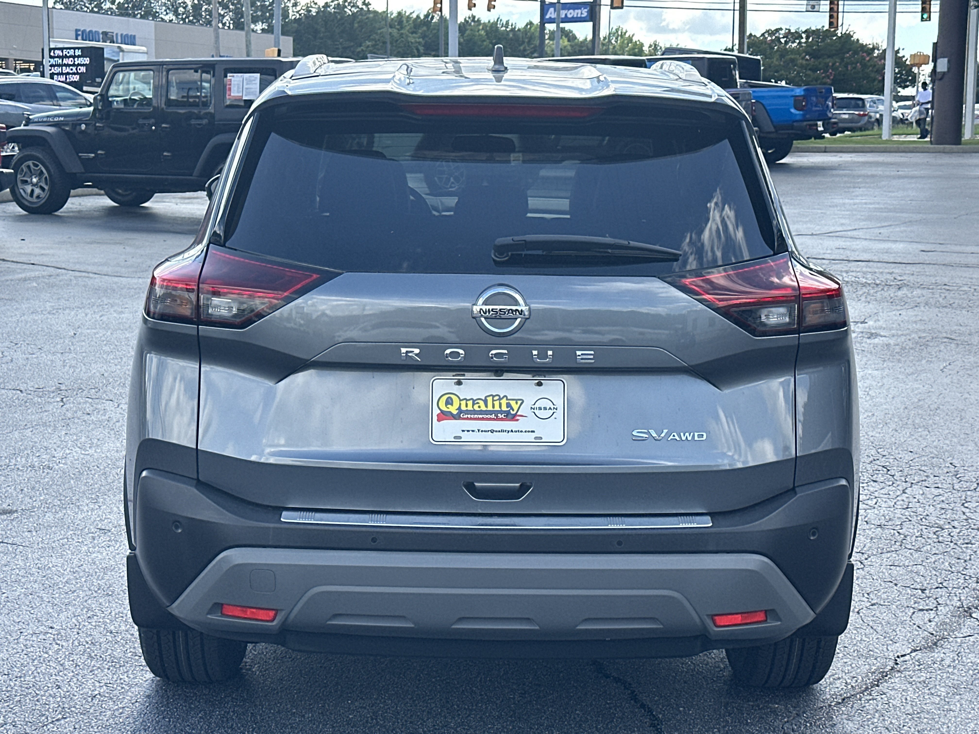 Used 2021 Gun Metallic Nissan SV image 6