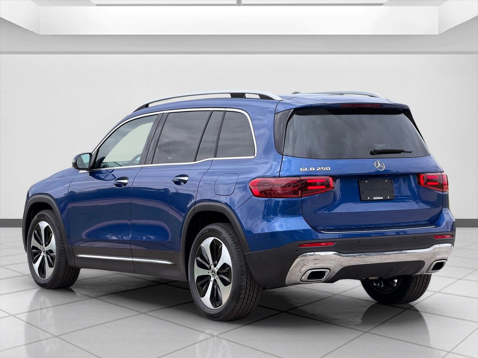 New 2026 Starling Blue Metallic Mercedes-Benz GLB 250 image 28