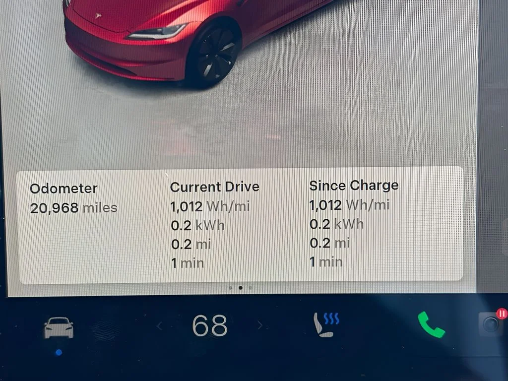 Used 2024  Tesla Base image 27