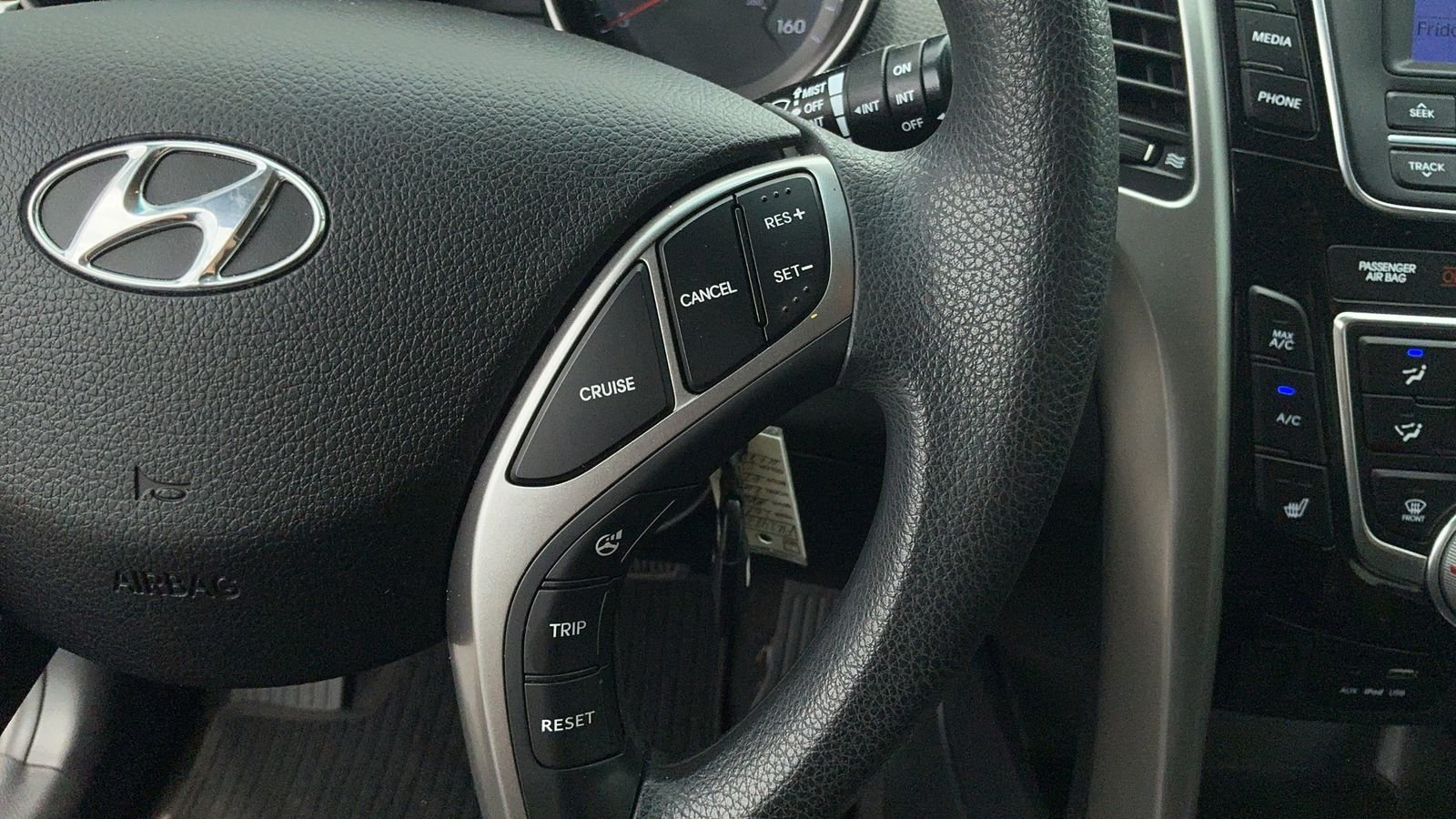 Used 2015 Gray Hyundai Base image 28
