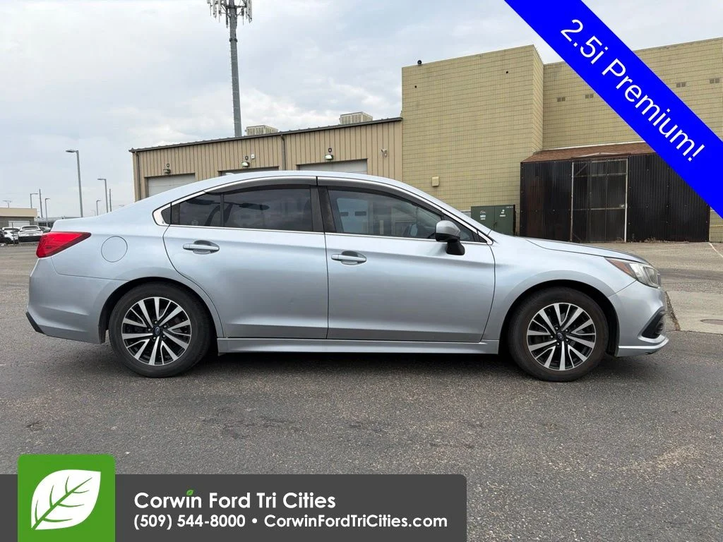 Used 2018 Ice Silver Metallic Subaru 2.5i image 4