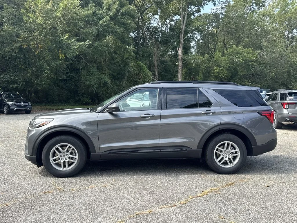 New 2026 Gray Ford Active image 4