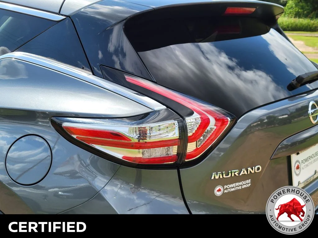 Used 2018 Gray Nissan Platinum image 13