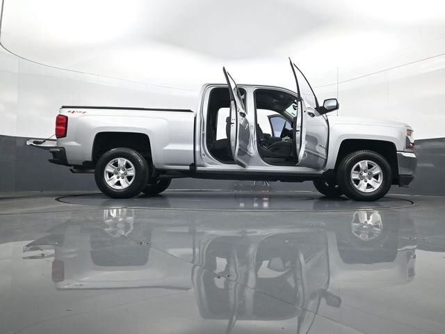 Used 2017 Silver Chevrolet LT image 33