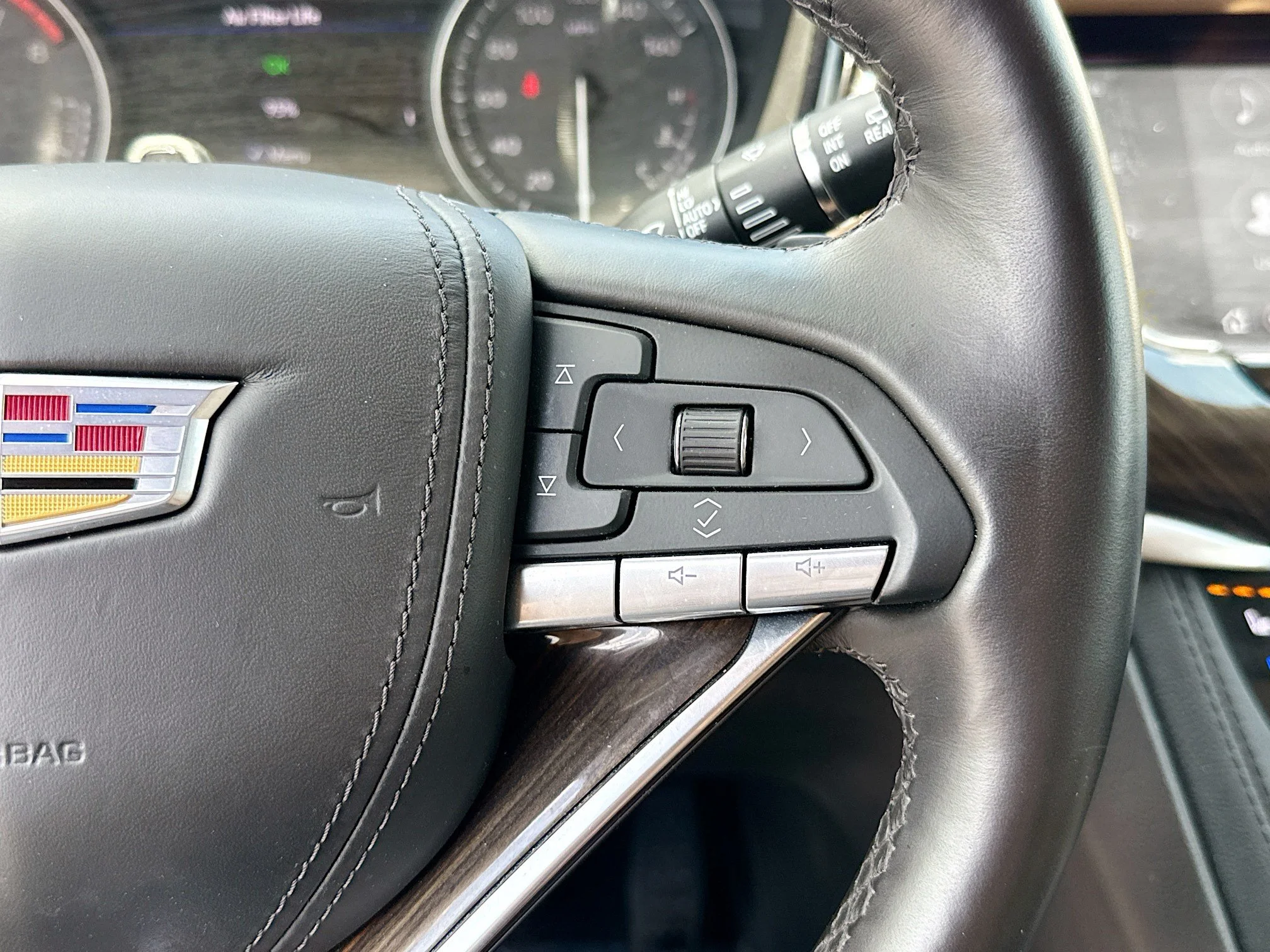 2024 Cadillac XT6 Premium Luxury - Photo 41