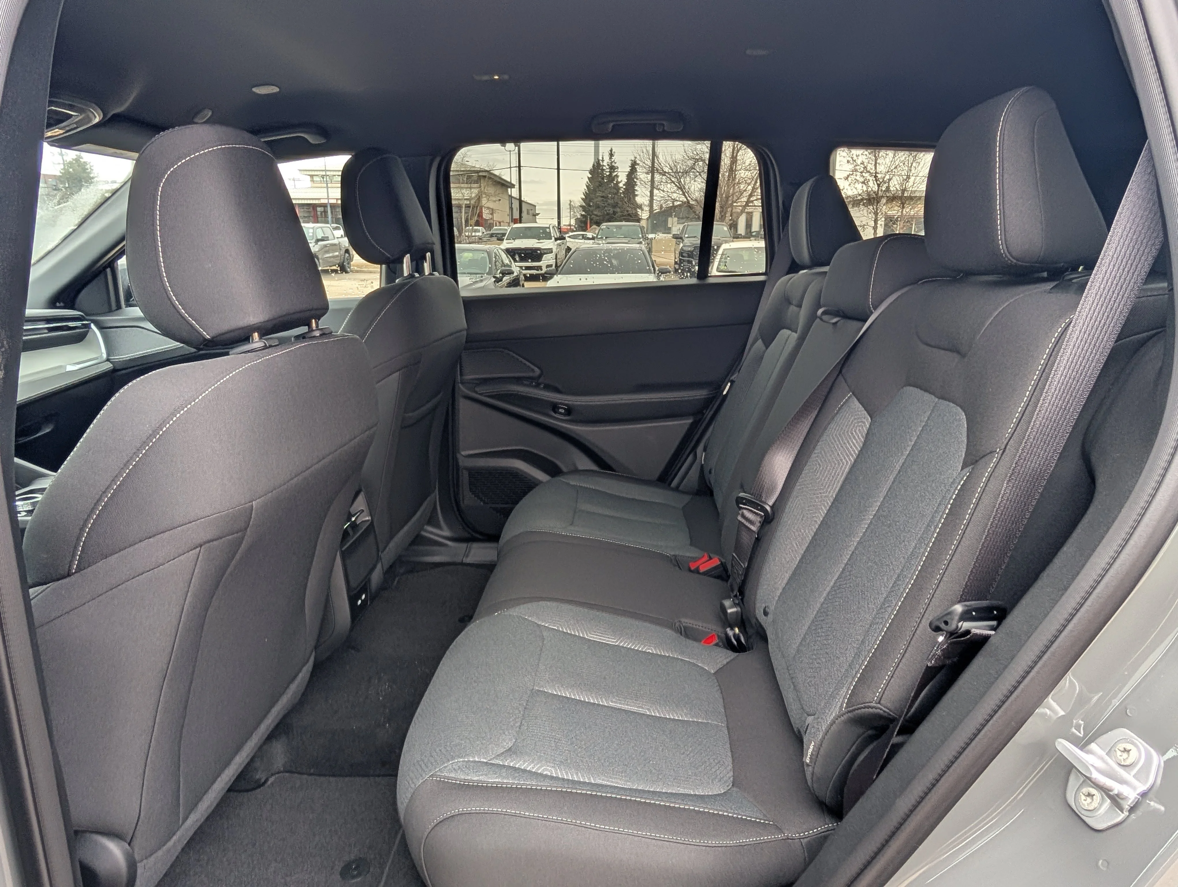 New 2026 Sting-Grey Jeep Laredo image 18