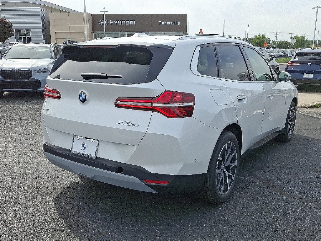 New 2026 White Metallic BMW 30 xDrive image 4