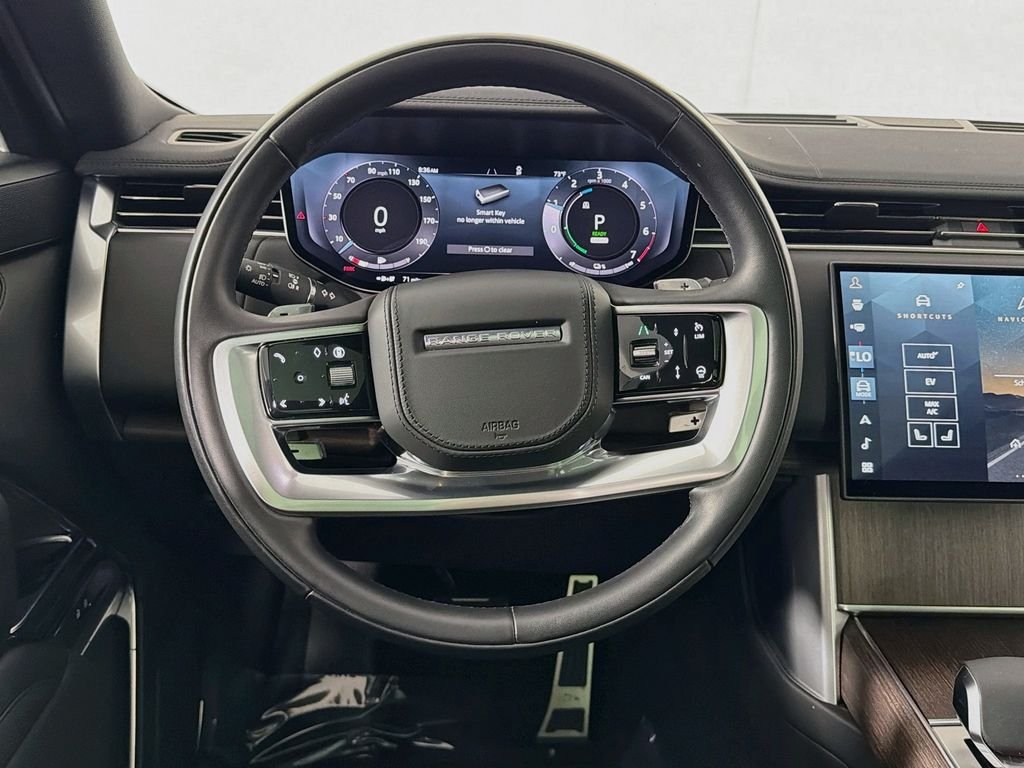 Used 2025 Belgravia Green Metallic Land Rover SE image 11