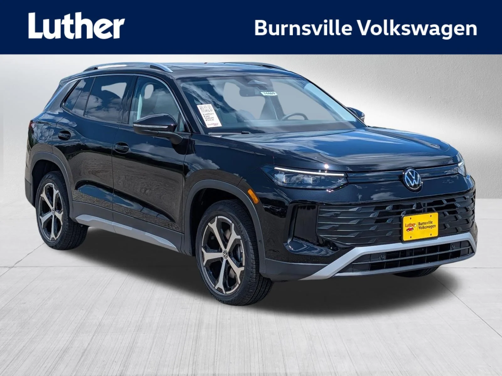 New 2026 Deep Black Pearl Volkswagen SE image 1