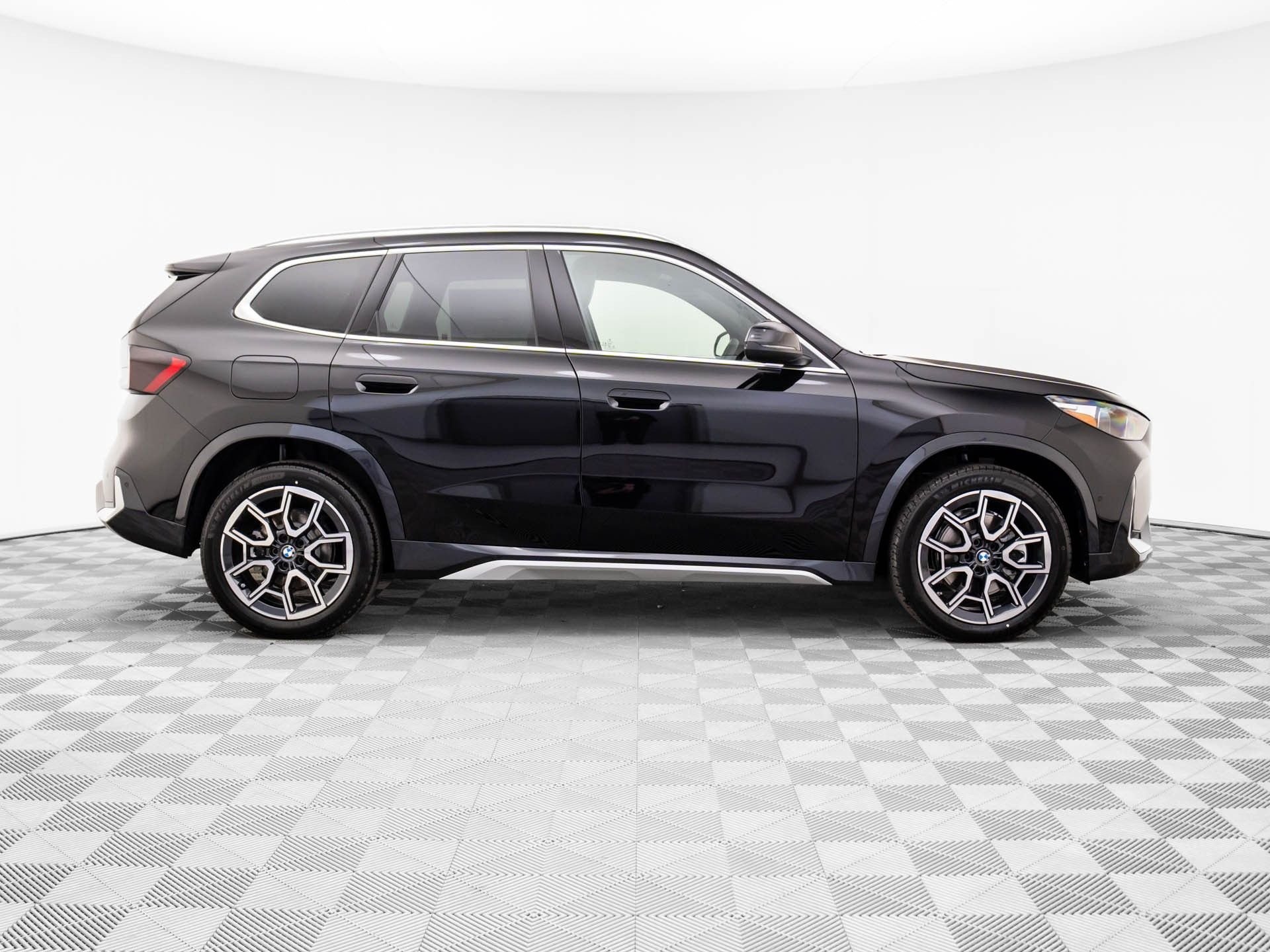 New 2026 Jet Black BMW xDrive28i image 6