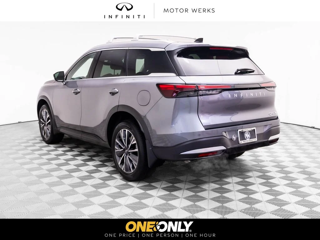 New 2027 GRAPHITE SHADOW INFINITI Luxe AWD image 3