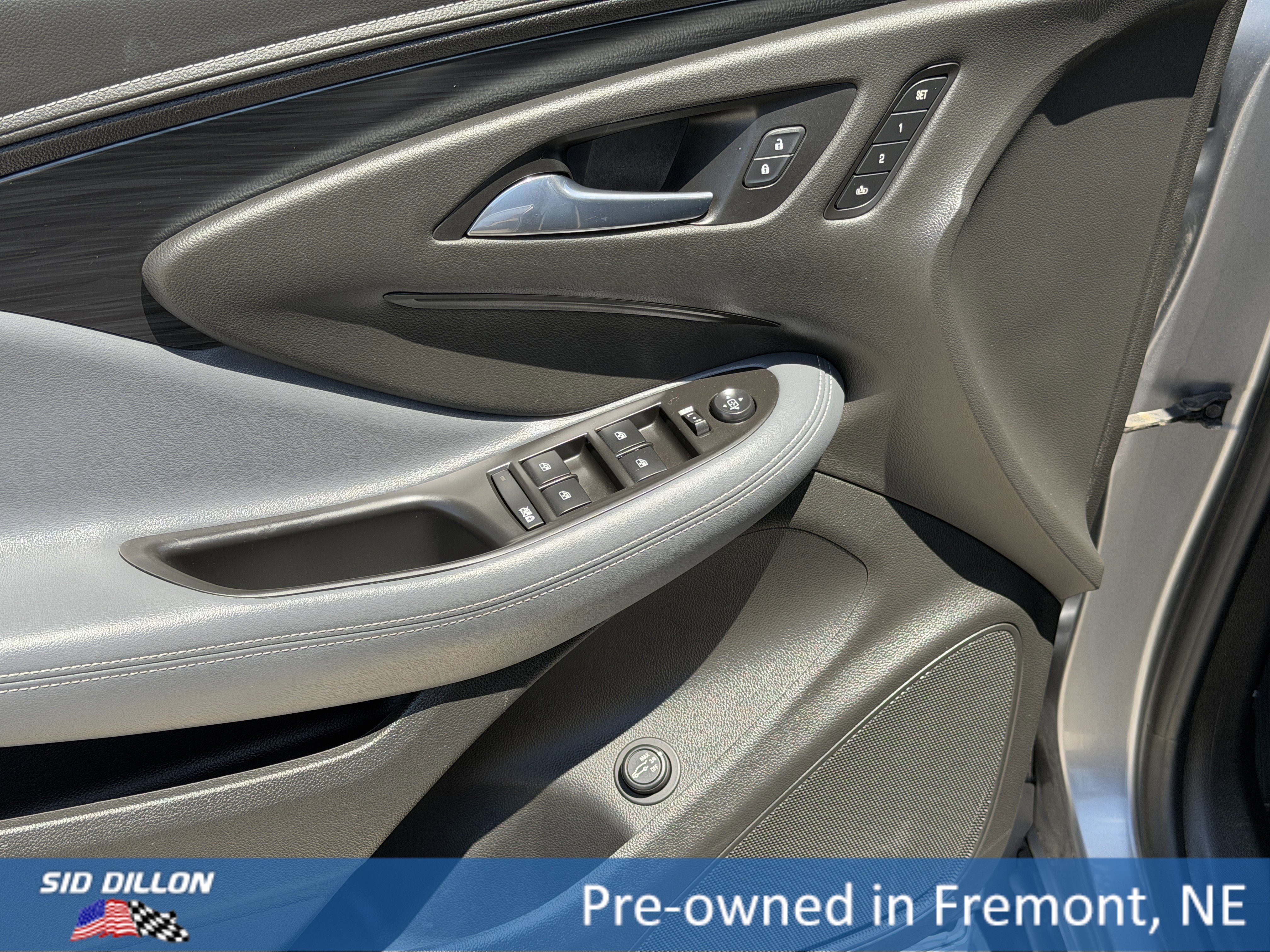 Used 2019 Satin Steel Metallic Buick Essence image 12