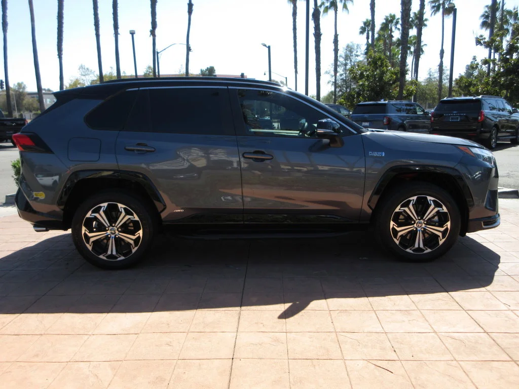 Certified Used 2022 Magnetic Gray Metallic Toyota XSE image 5