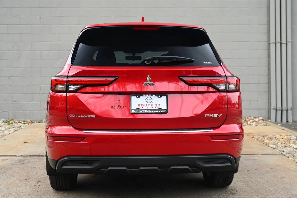 Used 2024 Red Mitsubishi ES image 7