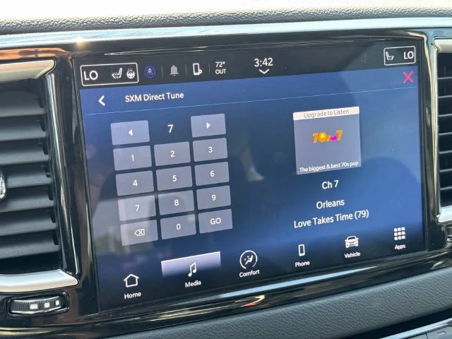 Used 2023 Black Chrysler Touring L image 34