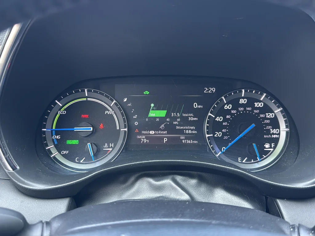 Used 2021 Silver Toyota Platinum image 37