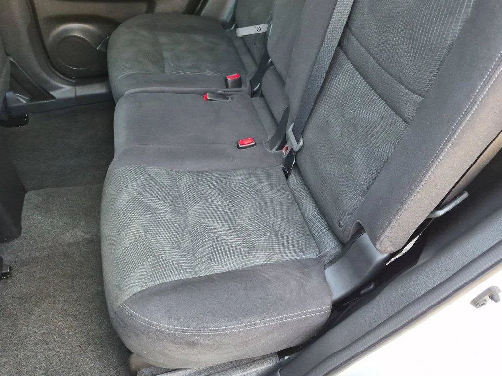 Used 2014 White Nissan SV image 22