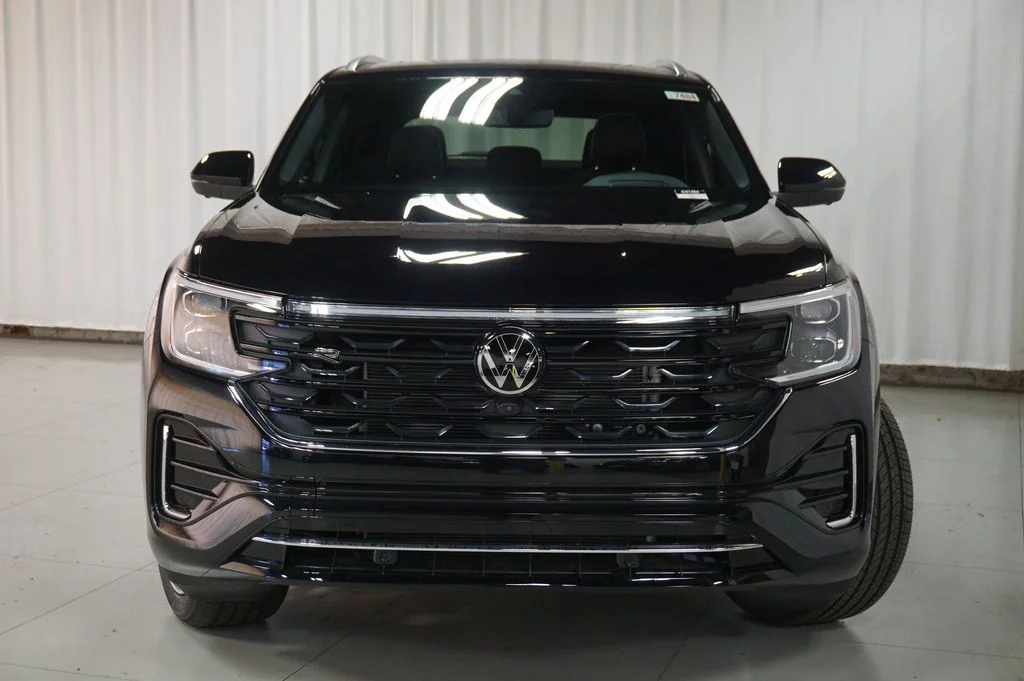 New 2026 Deep Black Volkswagen 2.0T SEL Premium R-Line image 5