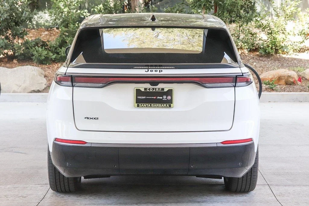 New 2025 Bright White Clear-Coat Exterior Paint Jeep LIMITED image 5