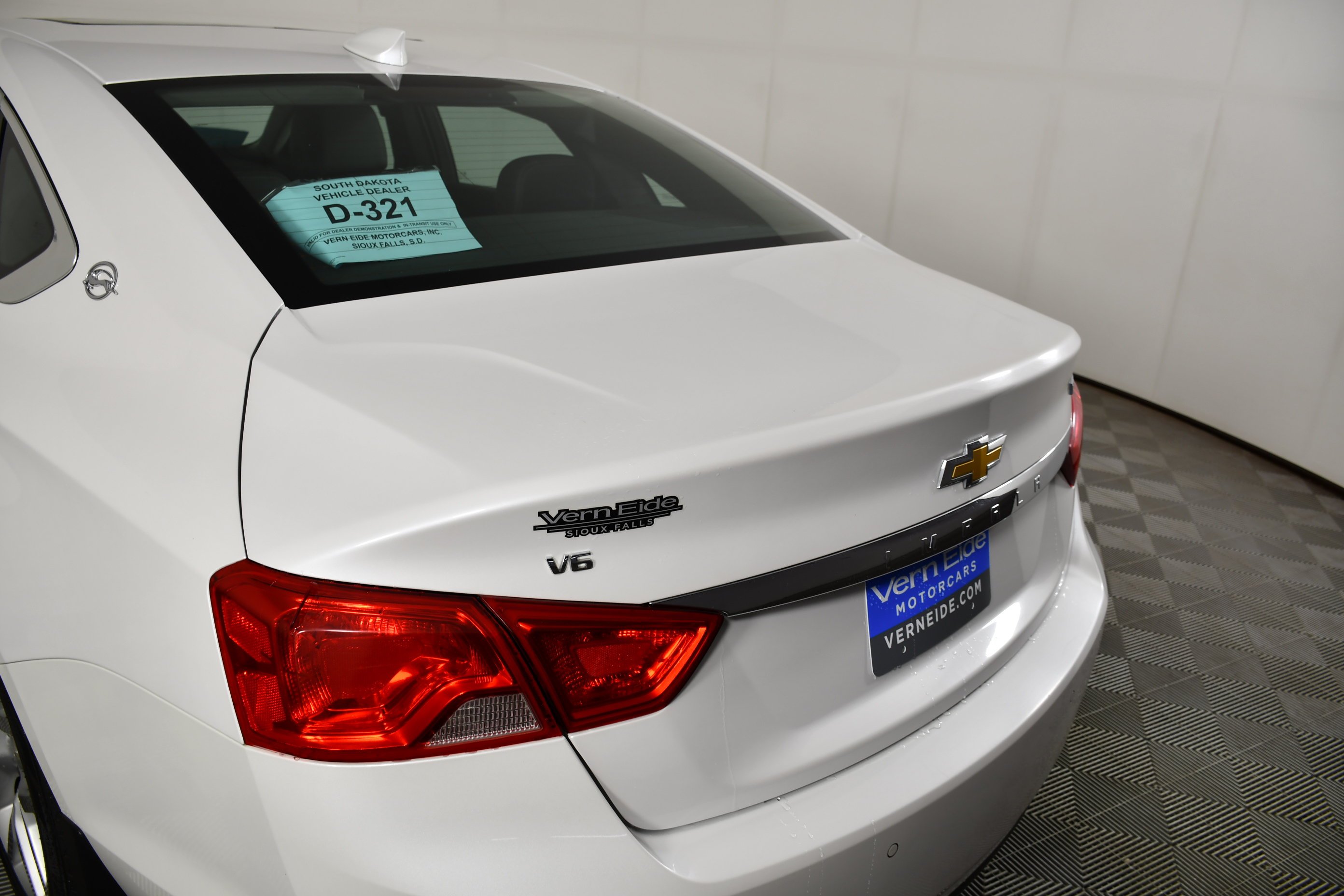 Used 2020 White Chevrolet Premier image 15