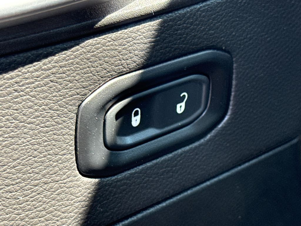 Used 2022 Beige Jeep Unlimited Rubicon 4xe image 18
