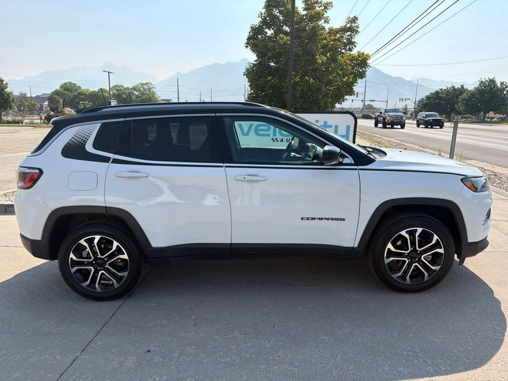 Used 2022 White Jeep Limited image 2