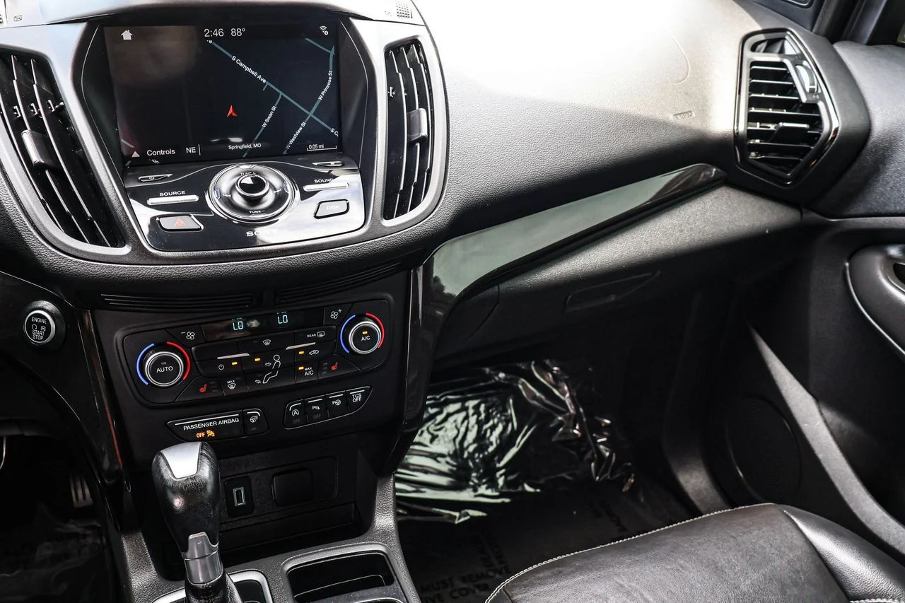 Used 2018 Magnetic Ford Titanium image 22