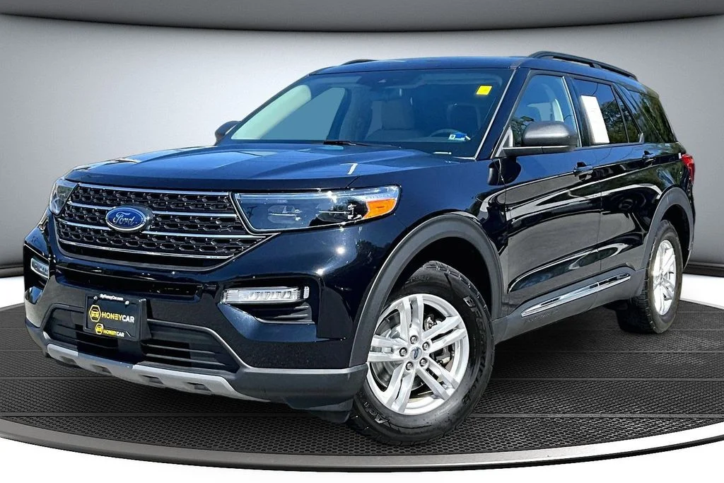 Certified Used 2020 Black Ford XLT image 3