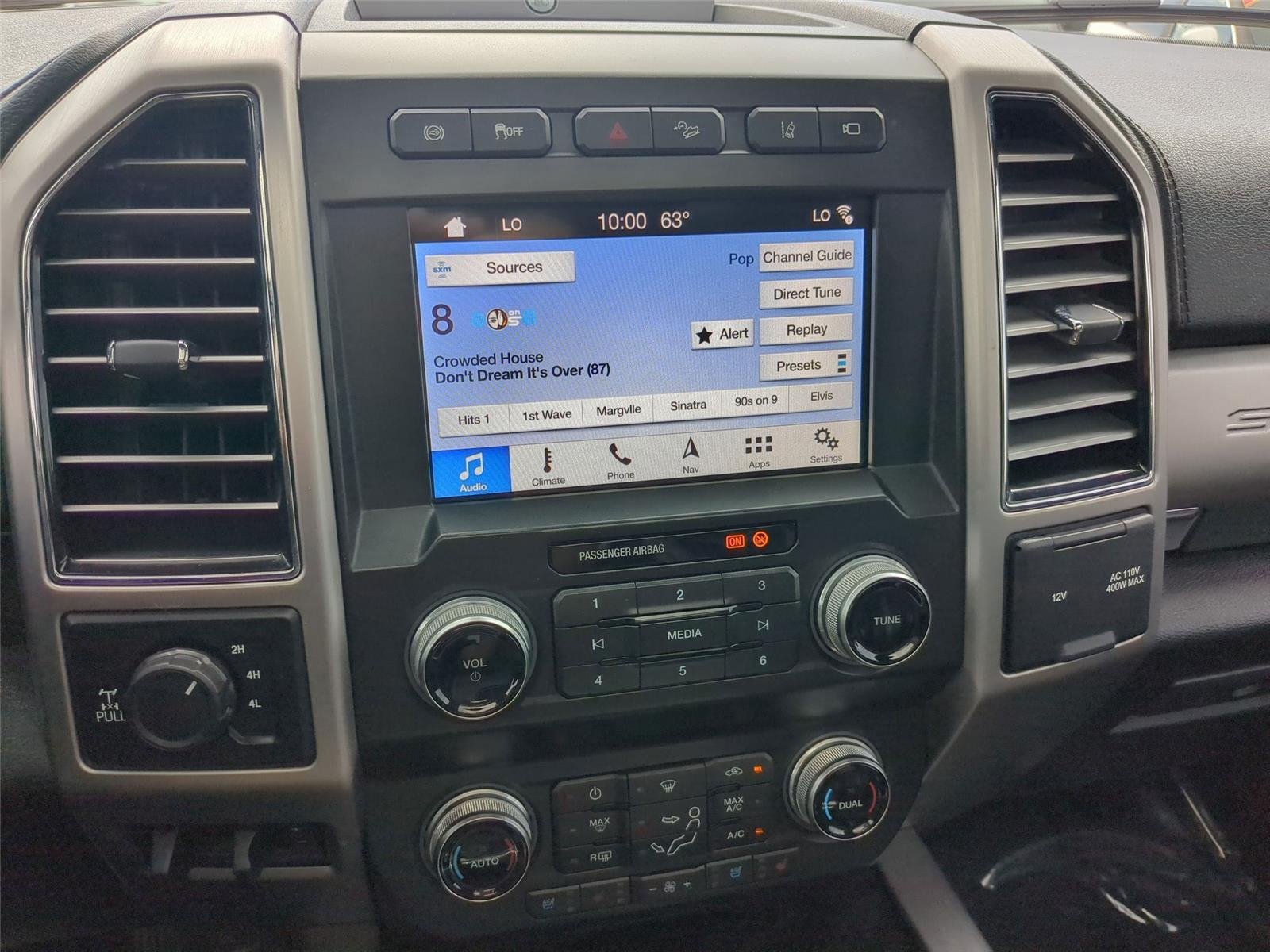 Used 2019 White Platinum Metallic Tri-Coat Ford Platinum image 20