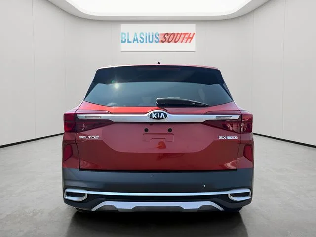 Used 2021 Orange Kia SX image 4