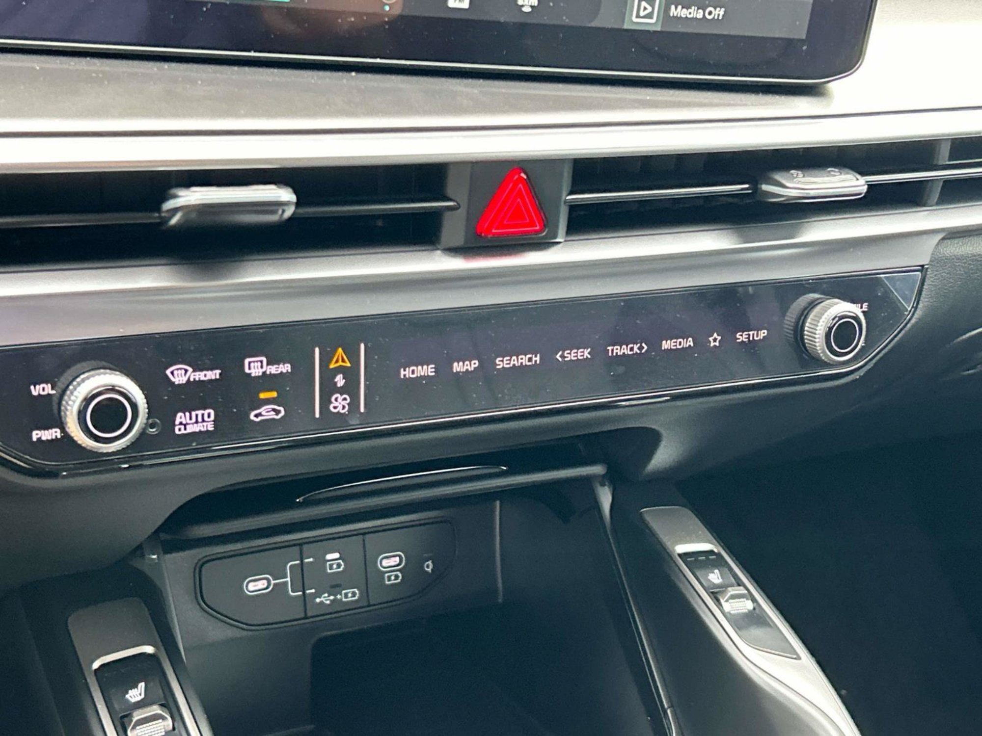 New 2026 Snow White Pearl Kia EX image 27