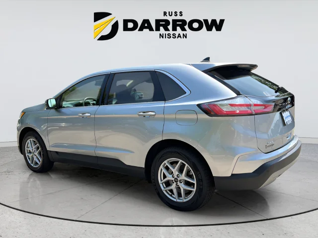 Used 2024 Silver Ford SEL image 3