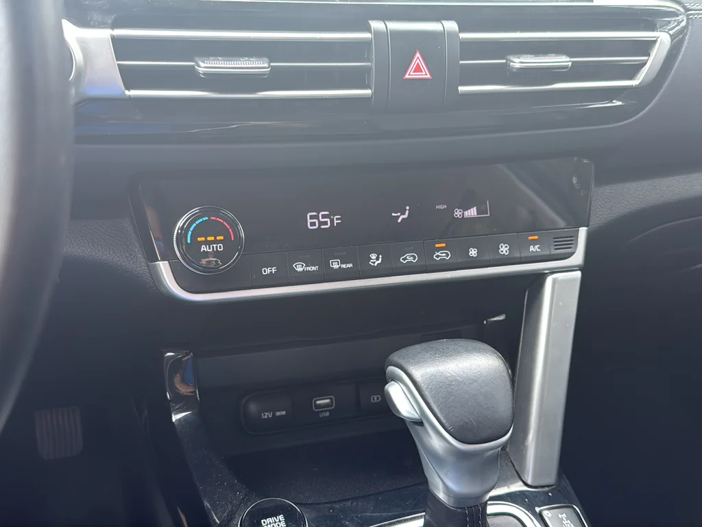 Used 2021 Black Kia SX image 21
