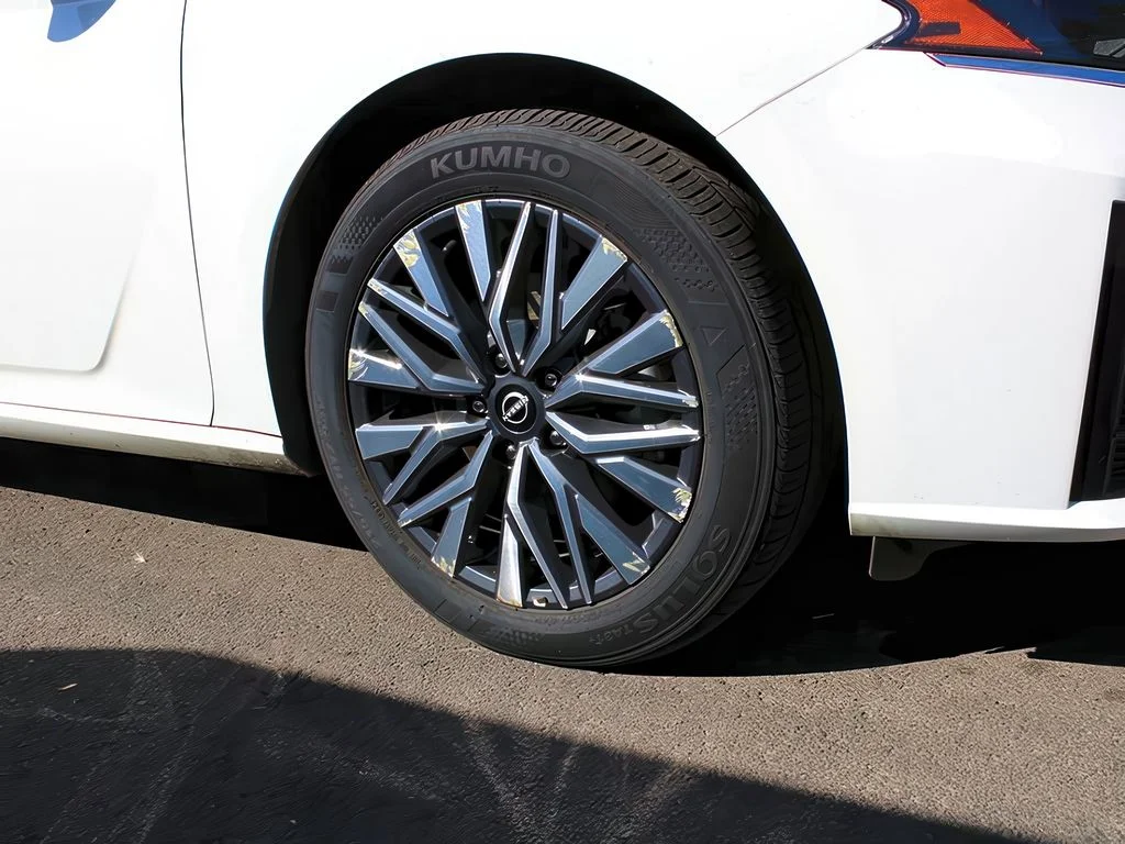 2025 Nissan Altima SV - Photo 7