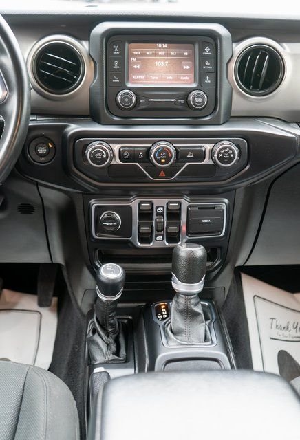 Used 2020 Red Jeep Sport image 14
