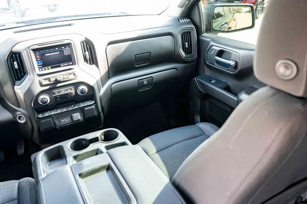 Used 2022 Gray Chevrolet Custom image 21