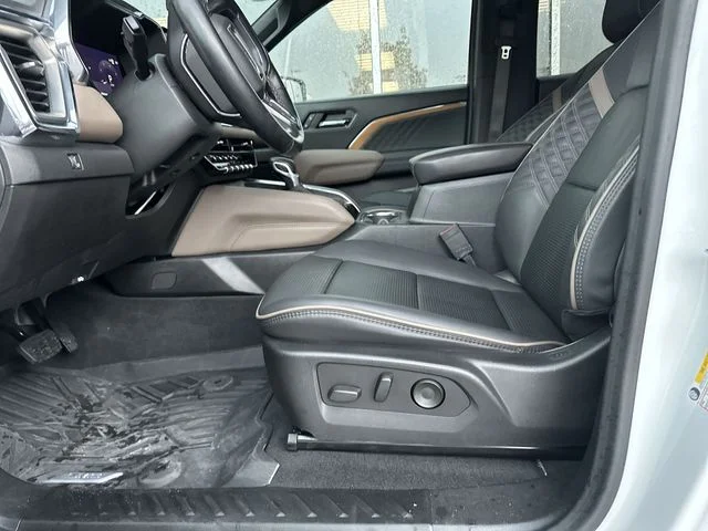 Used 2024 White GMC Denali image 13