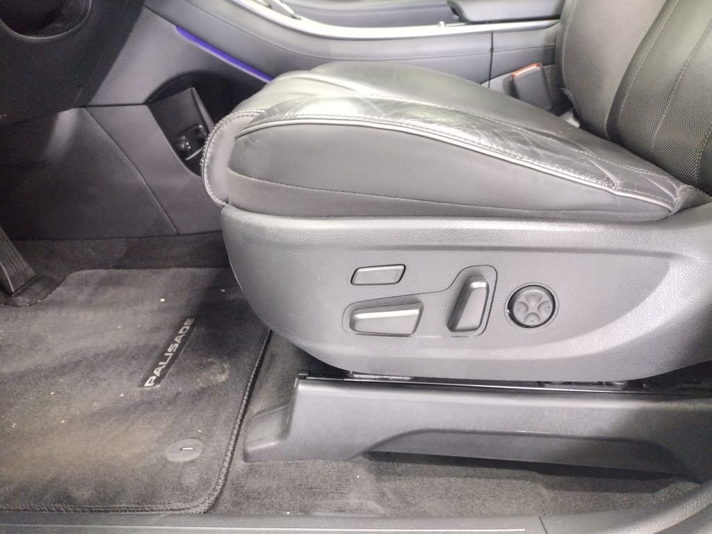 Used 2022 Rainforest Hyundai Limited image 25
