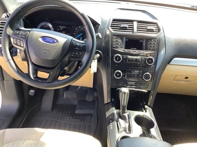 Used 2016 Oxford White Ford Base image 13